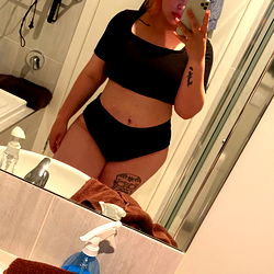 Ada Mae: OnlyFans Model in Bathing Suit