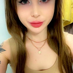 Noora Amelie - A Unique OnlyFans Model