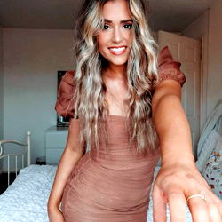 A Model in a Roo: The Ultimate Beauty Guide