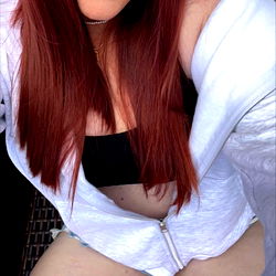 Amelia Rose 🌹, from: Your Bed