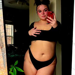 OnlyFans Model Ashleys4you Poses for a Mirror Selfie