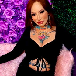 Ariah Rose, OnlyFans Model - Glamourous Photo with Tattoos