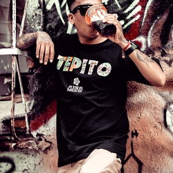 Elvis Cochón in Urban Setting