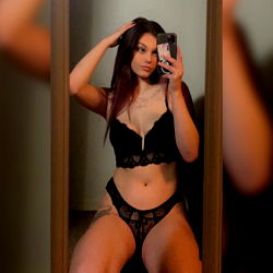 Alyah - Exotic Beauty from Canada