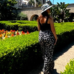 A Fashionable Outing in San Diego, California - Anna, 28