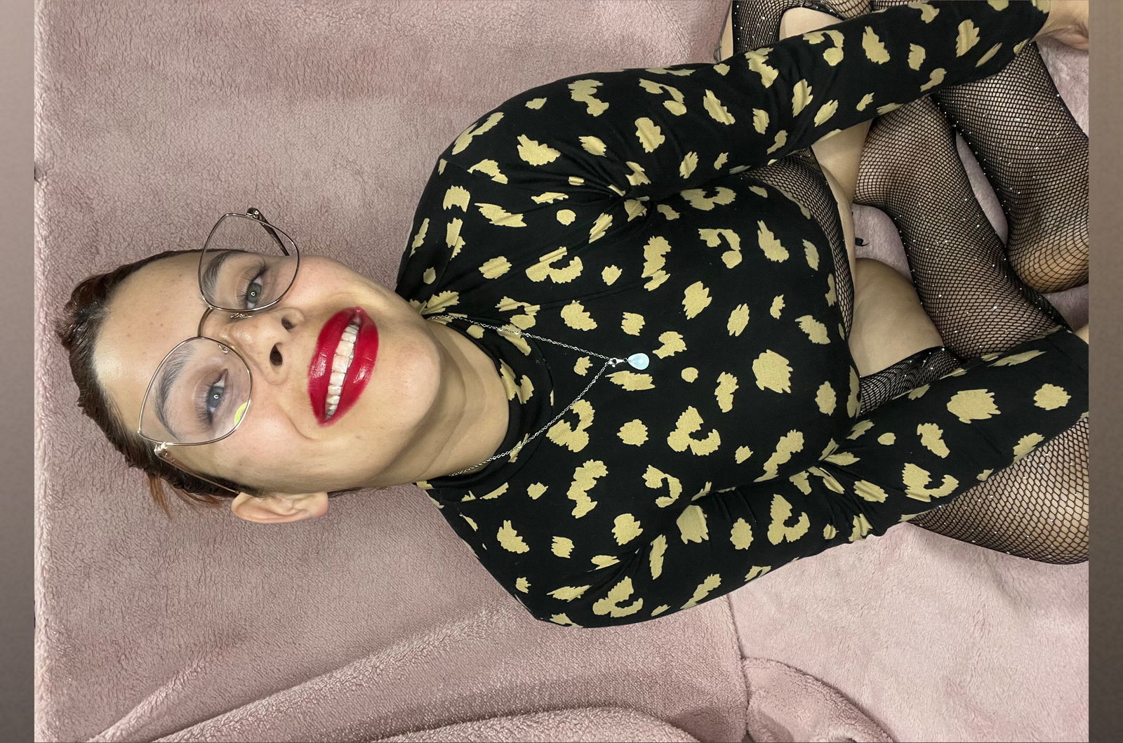 𝑹𝒆𝒅 𝑮𝒐𝒅𝒅𝒆𝒔𝒔 🍓 photo