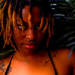 A M A R I 🦂🌞🦋 photo