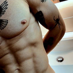 Ax L’strange: A Sydney Fitness Model Showcasing His Shirtless Body