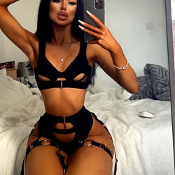 Amber Johnson OnlyFans Model Photoshoot