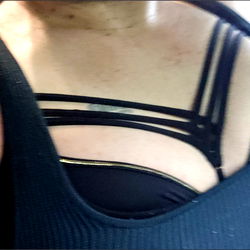 Fitness Model's Daring Bra-less Look