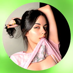 Sarah 🌸 your fav egirl ╰(◡‿◡🌸╰) photo