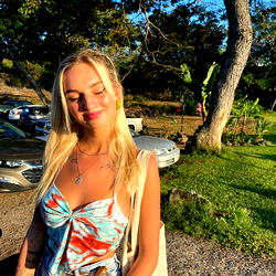 Ava Canary in Wonderland