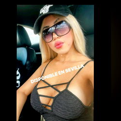 Lauren LePore, model and influencer