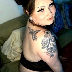 Stunning Adult Model's Exclusive Photos