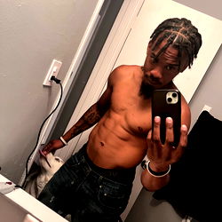 Fit Model in Bathroom Mirror, Age: 35, Gender: Male