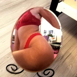 Sofie's Mirror Moment