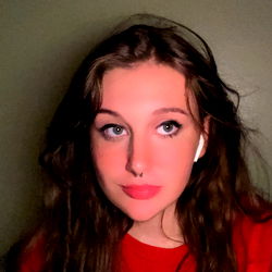 An intriguing photograph of Ali Essence, OnlyFans model name | 444🧸💕