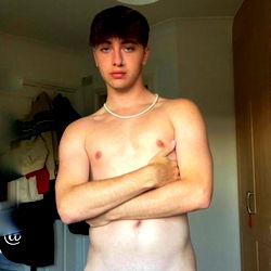 Onlyfans Model Tyler Eire: 4 Miles Away