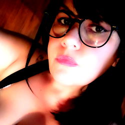 A candid snapshot of ReinaElizabeth