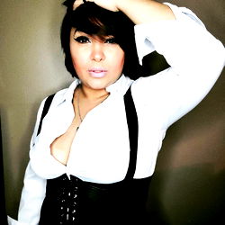 Tiffany Locklear, Striking a Pose with Style and Confidence