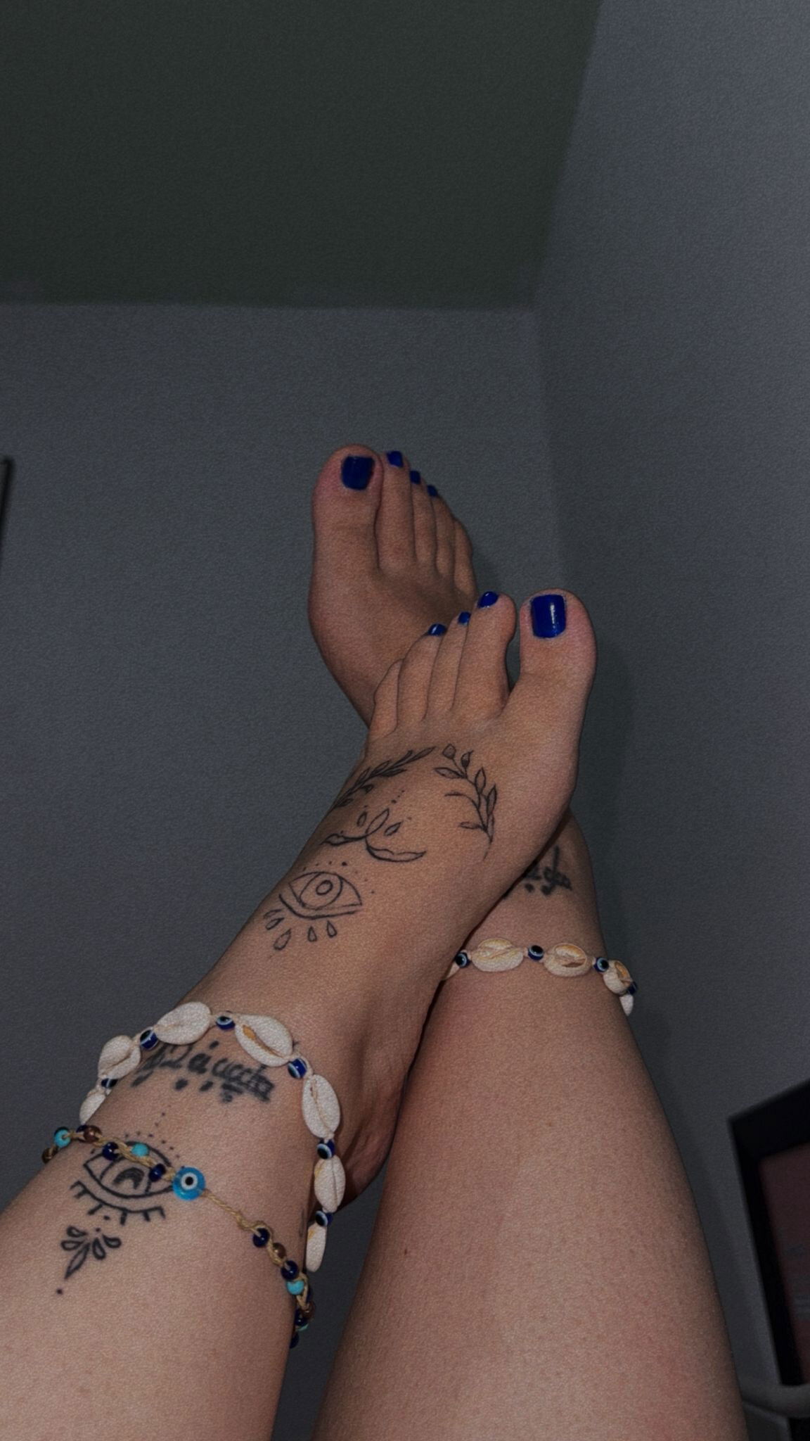 AHRYIsFootFantasy photo