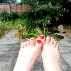 Feetures and Photoes: A UK-Based Feet Appreciation Instagram Account