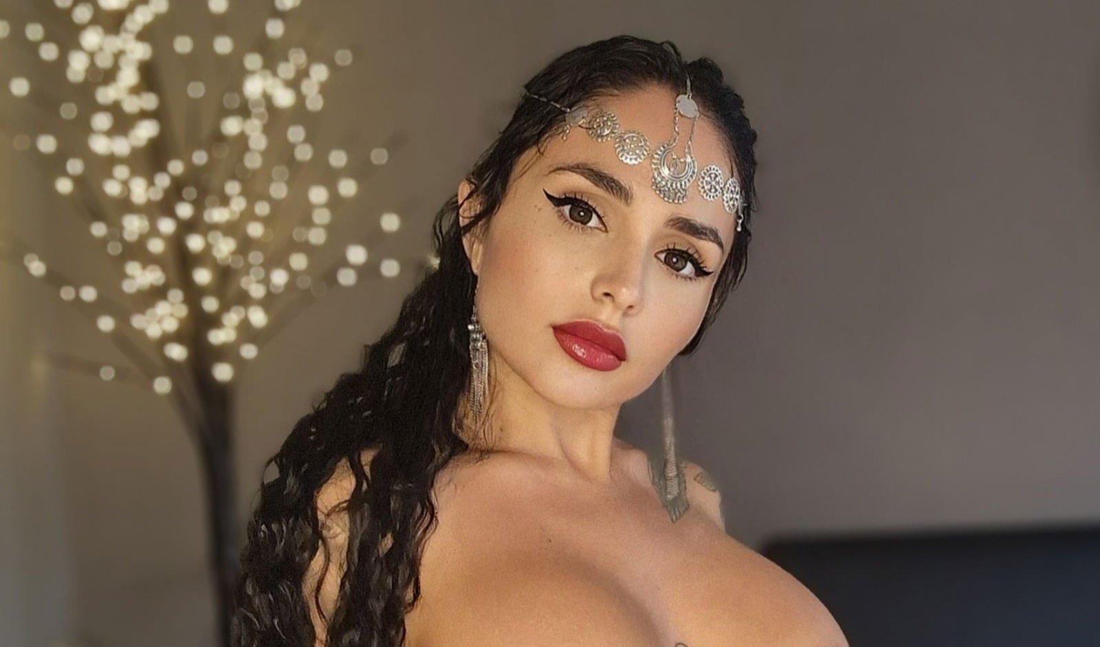 🍒  🅱️ETTY - 🅱️ANGS  🍒 photo