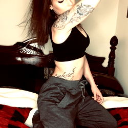 Angela Spires, OnlyFans Model in Bed