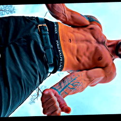 Bryan Tyler 🔝 4% photo