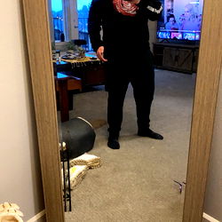 Aaron M's OnlyFans Room