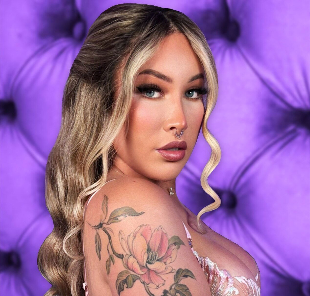 AVA! 💜 HUNG GF! 💋 photo