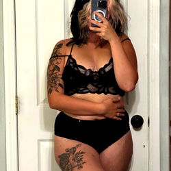 Model Kayla's OnlyFans Photoshoot