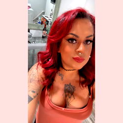 AngeliqueTS: A California-Based OnlyFans Model