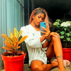 OnlyFans Model Andrea Thomson Sharing a Personal Moment