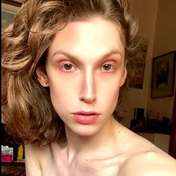 Kris Angel: A Striking Model Capturing Attention in the United States