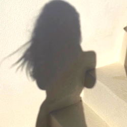 Stylish Silhouette of Alessandra, London Model