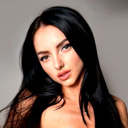 Tiny X | OnlyFans Model