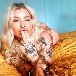 lolabanksloves photo