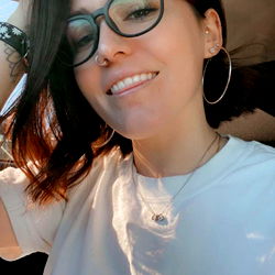 Texas Model Anastasha in White T-Shirt, Sunglasses and Earrings