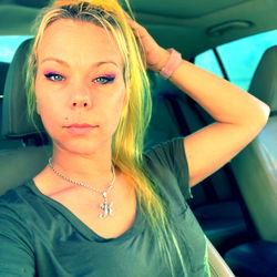 Candid Selfie of Onlyfans Model @missslimthick420