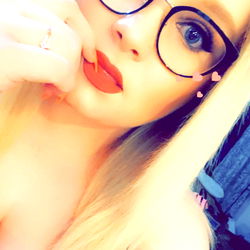 Aria Flowers, OnlyFans Model Photo