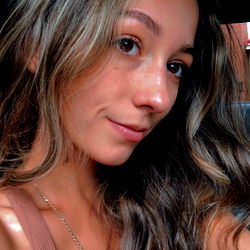 Aleah: A Vibrant North Carolina Model