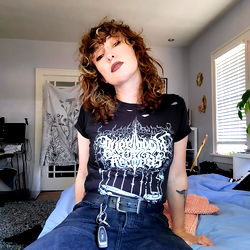 Model Sadie Sorceress