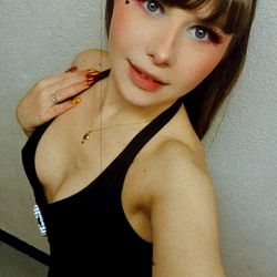 Luna Rival: French OnlyFans Model, Age 25