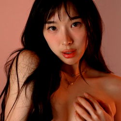 Elle Lee 🖤🪽 photo