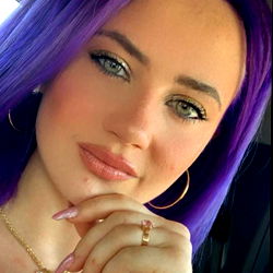 Sophie from OnlyFans, A Model with Unique Style