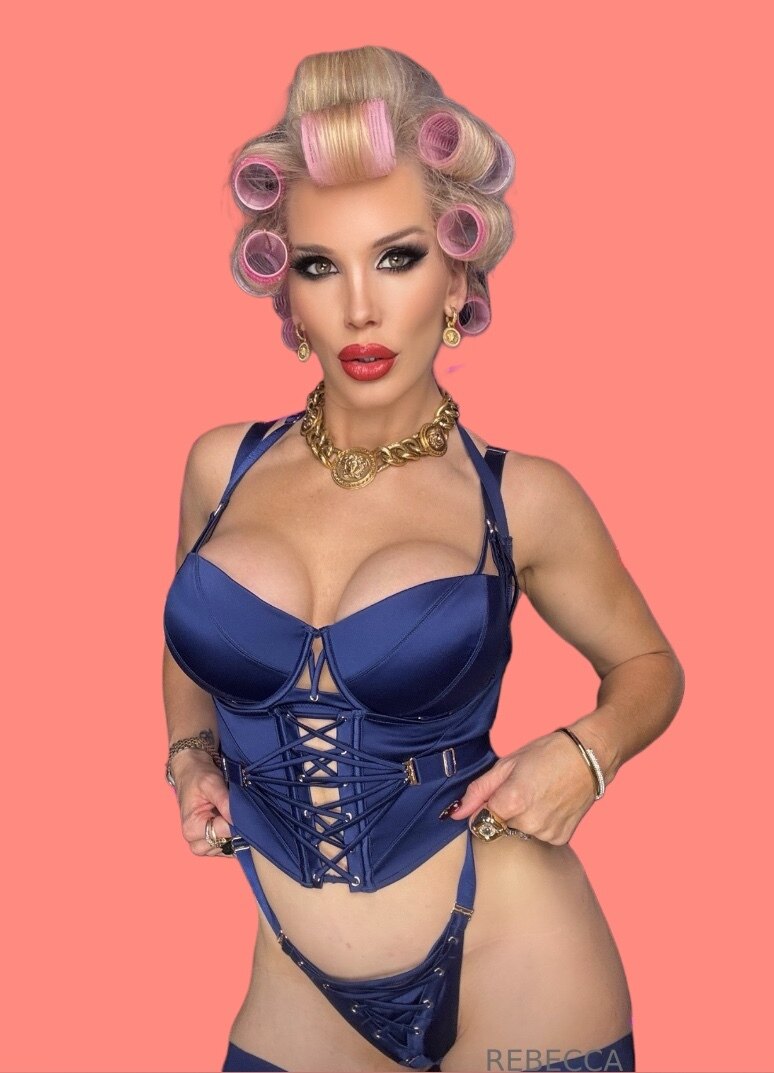 IN NEED OF ATTENTION 💦💦 photo