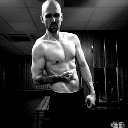 Fit Model Dan Brai in Gym