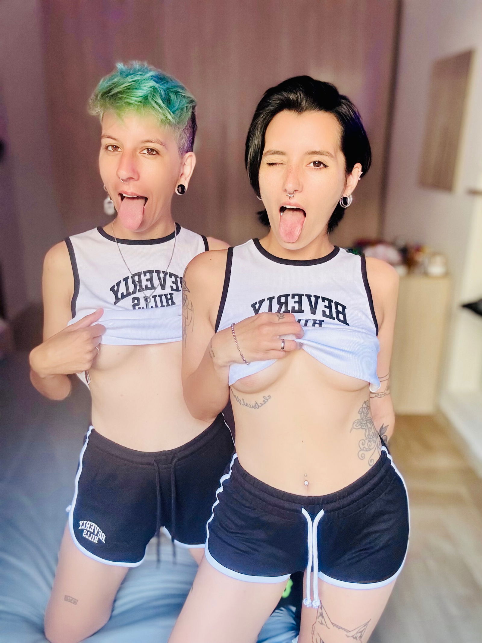 𝙆𝙄𝙉𝙆𝙔 𝙇𝙀𝙎𝘽𝙄𝘼𝙉𝙎 👯‍♀️ photo