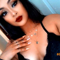 Model Photo - 𝐈𝐓𝐙 𝐀𝐌𝐌𝐘 ♡, from: Chicago, IL